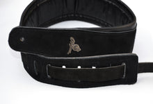 Load image into Gallery viewer, Magma Leathers 2.52" Delux Argentinean Padded Chamois Leather Guitar Strap Black (07MD01LA.)