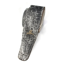 Load image into Gallery viewer, Magma Leathers 2.52" Delux Argentinean Leather Guitar Strap Iguana black-white (07ML01.)