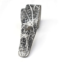 Load image into Gallery viewer, Magma Leathers 2.52" Delux Argentinean Leather Guitar Strap Iguana black-white (07ML01.)