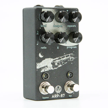 Load image into Gallery viewer, Walrus ARP-87 Multi-Function Delay Guitar Effects Pedal
